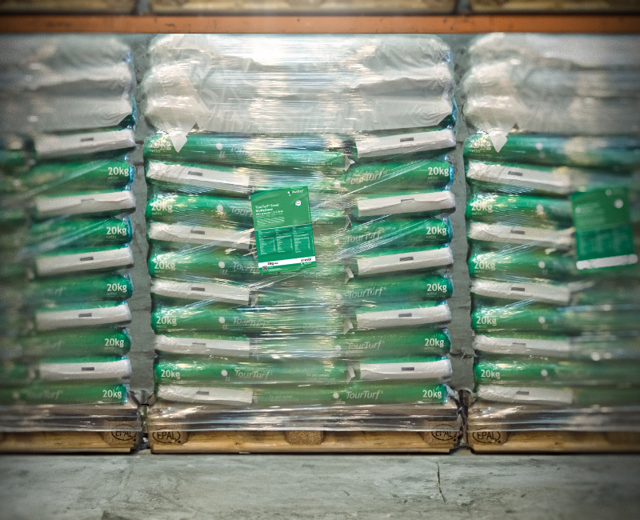 TourTurf Excel Multiphase  18-4-8 + 1% MgO (Tee Grade)